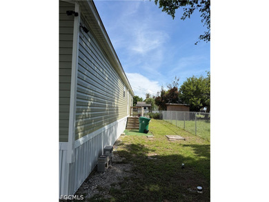 Welcome Home! Beautiful 2023 double-wide manufactured home is - photo 2