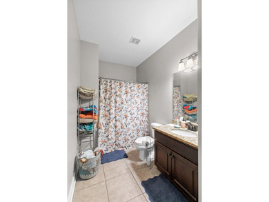 Beautifully maintained 4-bedroom home near Headland Country - photo 13