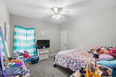 Beautifully maintained 4-bedroom home near Headland Country - photo 14