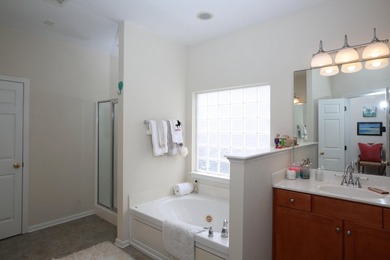 Nicely updated home in well desired area of the Grand Oaks - photo 15