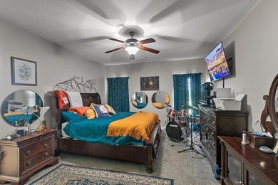 Beautifully maintained 4-bedroom home near Headland Country - photo 17