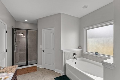 Beautifully maintained 4-bedroom home near Headland Country - photo 23