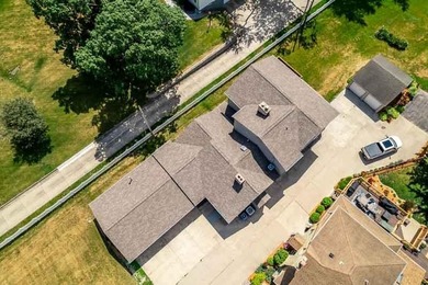 Spectacular Rock River location! This wonderful home offers 75 - photo 4