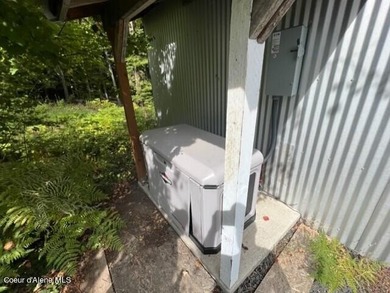 This terrific move-in-ready 2-bedroom plus loft/1.5 bath cabin - photo 45