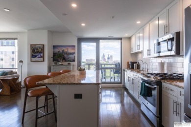 Charlie Sutton, M: , charlie.sutton,   - Live the luxury