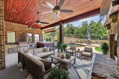One of the largest Single-Story custom homes in Lantana's - photo 1
