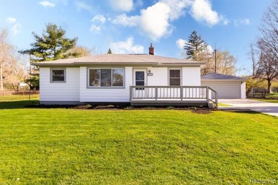 Lake Home Sale Pending in Waterford, Michigan