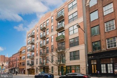 are opportunity to own a 2-bedroom + den residence at The - photo 3