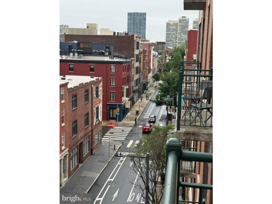 are opportunity to own a 2-bedroom + den residence at The - photo 10