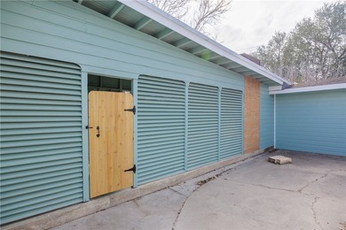 Enjoy this fantastic neighborhood, just blocks from Ocean Drive - photo 11