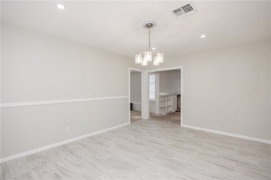 Enjoy this fantastic neighborhood, just blocks from Ocean Drive - photo 13