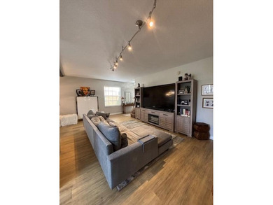 Beautiful first floor coach home centrally located in Boca Raton - photo 14