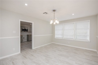 Enjoy this fantastic neighborhood, just blocks from Ocean Drive - photo 15