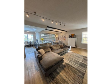 Beautiful first floor coach home centrally located in Boca Raton - photo 15