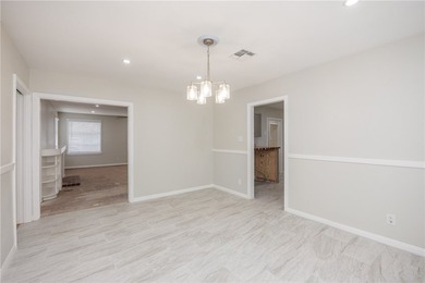 Enjoy this fantastic neighborhood, just blocks from Ocean Drive - photo 16
