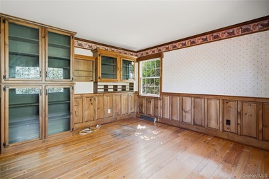 Nestled within a charming community on a beautiful, private 1 - photo 18