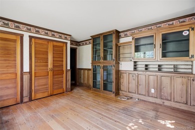 Nestled within a charming community on a beautiful, private 1 - photo 19