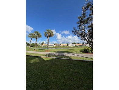 Beautiful first floor coach home centrally located in Boca Raton - photo 20
