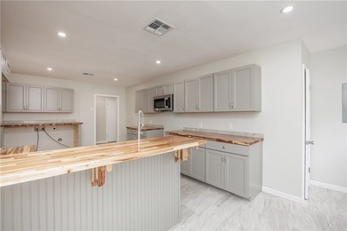 Enjoy this fantastic neighborhood, just blocks from Ocean Drive - photo 21
