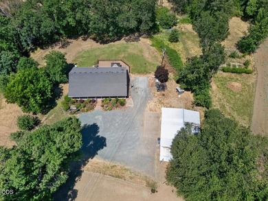 Picturesque Creekfront Farmhouse on 5.03 fully fenced acres! - photo 2