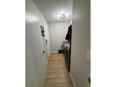 Beautiful first floor coach home centrally located in Boca Raton - photo 34