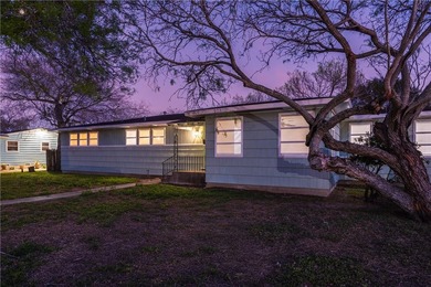 Enjoy this fantastic neighborhood, just blocks from Ocean Drive - photo 40