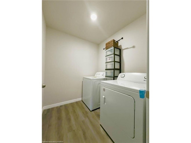 Welcome to this 4-bedroom, 2-bathroom home, perfect for families - photo 10
