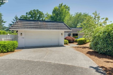 Lake Home For Sale in Lake Oswego, Oregon