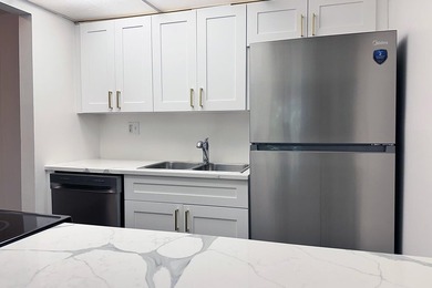 Freshly updated 2-bedroom, 1-bath condominium in Presidential - photo 9