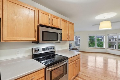 Welcome to this bright and airy 2-bedroom, 2-bath - photo 10
