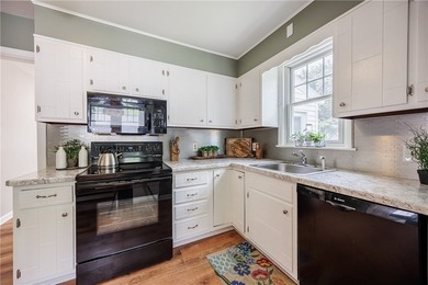 Welcoming & Classic, traditional center entrance colonial in the - photo 12