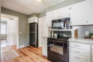 Welcoming & Classic, traditional center entrance colonial in the - photo 13