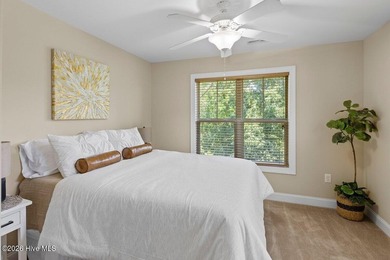 A pristine three-bedroom townhouse in the Cypress Creek - photo 13