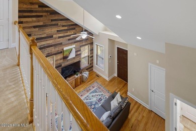 A pristine three-bedroom townhouse in the Cypress Creek - photo 14