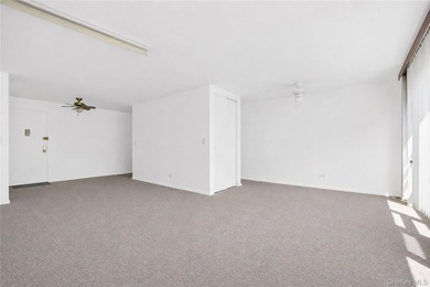 Welcome to this spacious and well-maintained co-op studio in the - photo 4