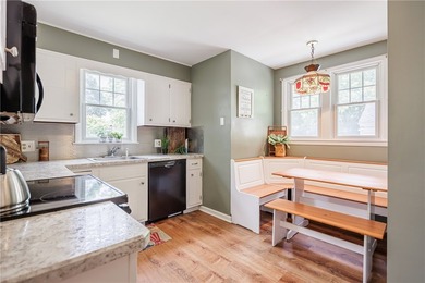 Welcoming & Classic, traditional center entrance colonial in the - photo 15