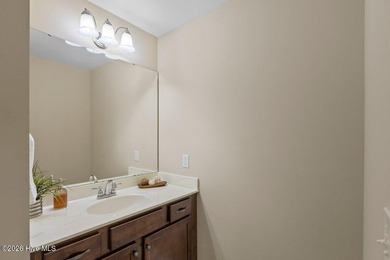 A pristine three-bedroom townhouse in the Cypress Creek - photo 16
