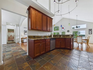 Nothing to do but move right in! This stunning stand-alone villa - photo 17