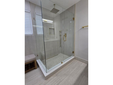 Beautiful 4-bedroom, 2.5-bath two-story lakefront home with a - photo 18