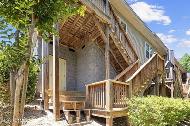 A pristine three-bedroom townhouse in the Cypress Creek - photo 19
