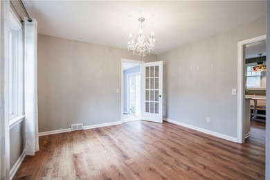 Welcoming & Classic, traditional center entrance colonial in the - photo 21