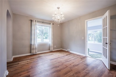 Welcoming & Classic, traditional center entrance colonial in the - photo 22