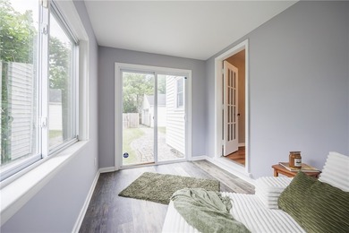 Welcoming & Classic, traditional center entrance colonial in the - photo 24