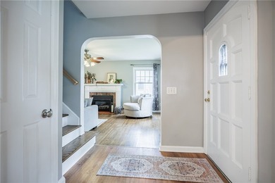 Welcoming & Classic, traditional center entrance colonial in the - photo 26