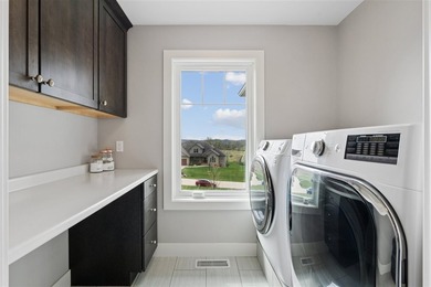 Luxury, efficiency & craftsmanship come together in this - photo 29