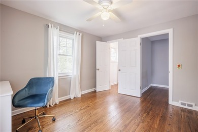 Welcoming & Classic, traditional center entrance colonial in the - photo 32