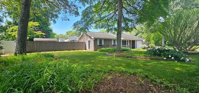 Charming Ranch-Style Living with Deeded Beach & Boating Rights - photo 33