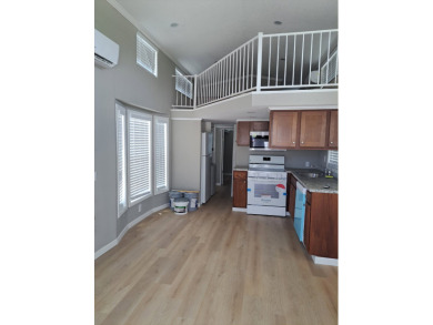 2020 Chariot Eagle located in 55+ community on canal. Direct - photo 8