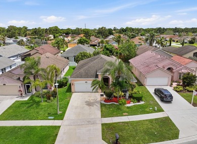 Welcome home to this well-maintained property, ideally located - photo 1