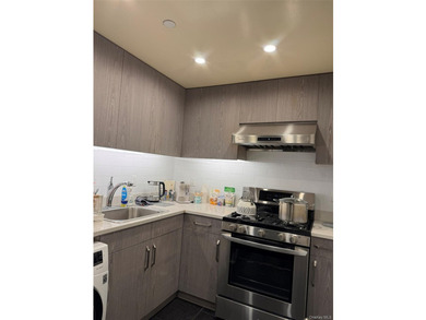 Bright and spacious 1-bedroom, 1-bath condo offering - photo 2